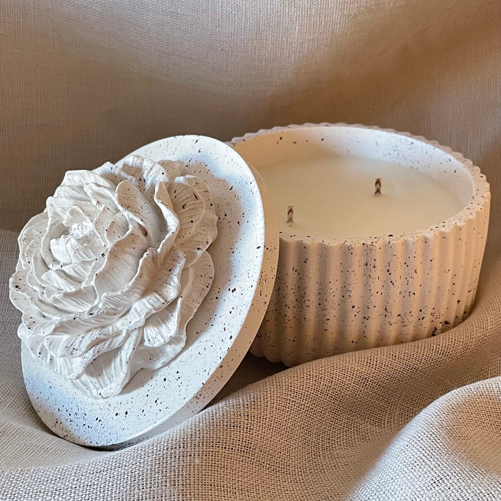 Flor de Yeso — Vela Aromática en Recipiente de Yeso