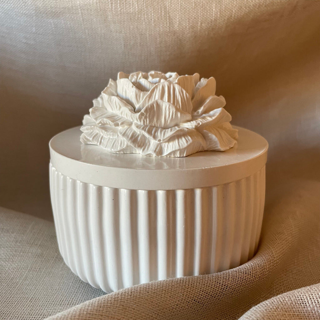 Flor de Yeso — Vela Aromática en Recipiente de Yeso