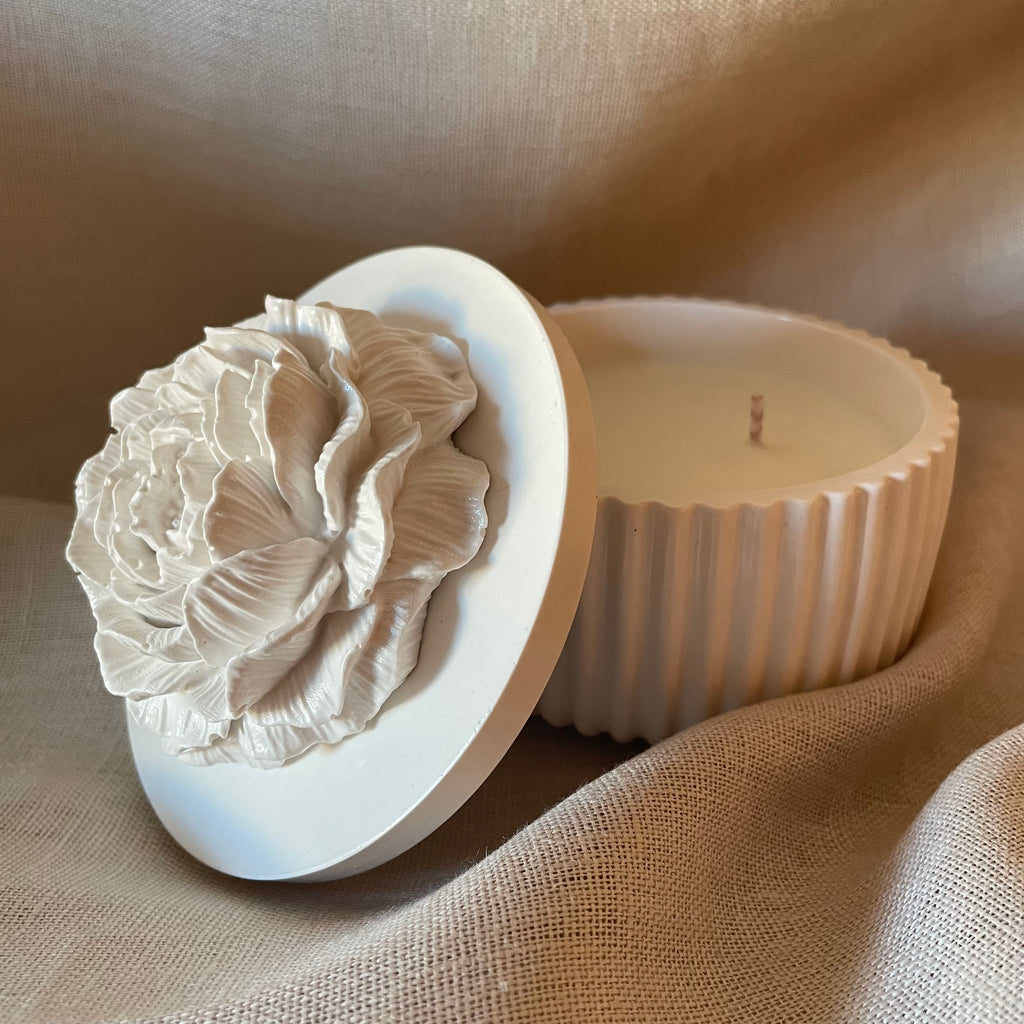 Flor de Yeso — Vela Aromática en Recipiente de Yeso